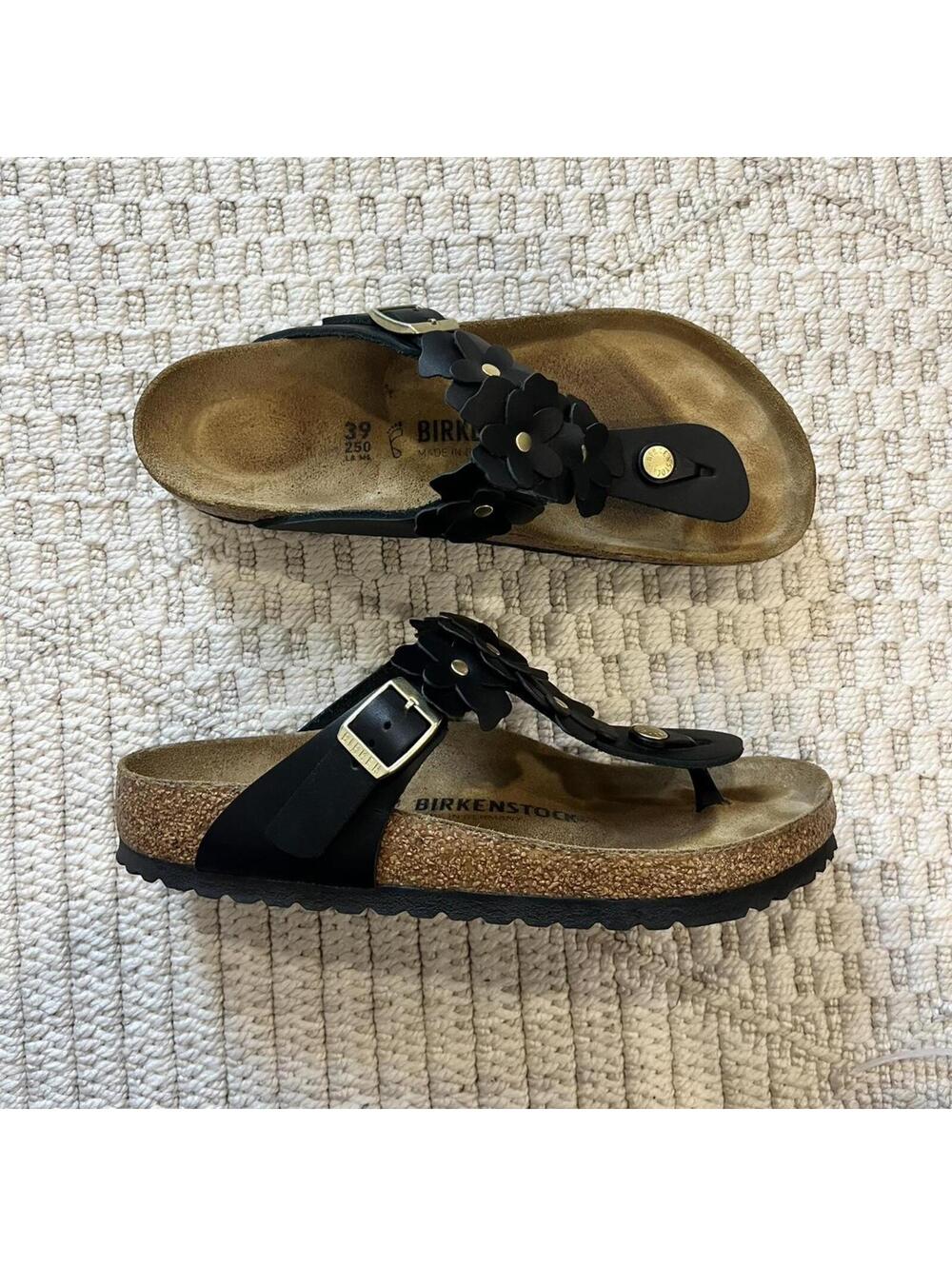 Birkenstock Gizeh Flower Sandals in Black - Picture 4 of 9